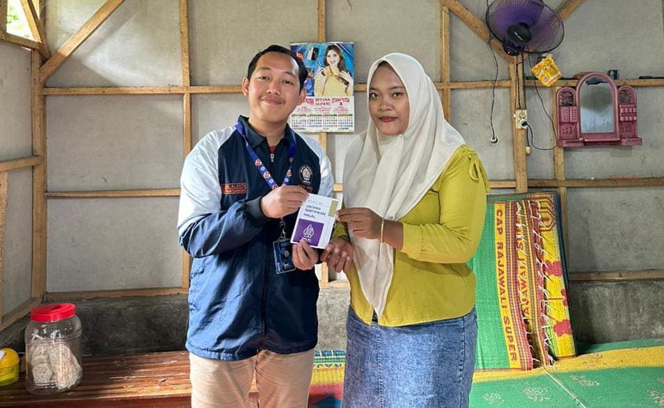 Mahasiswa KKN Undip Sosialisasikan Urgensi Sertifikasi Halal Pada Produk UMKM Desa Pantianom